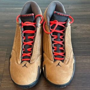 I’m selling these Jordan 14 shoes.